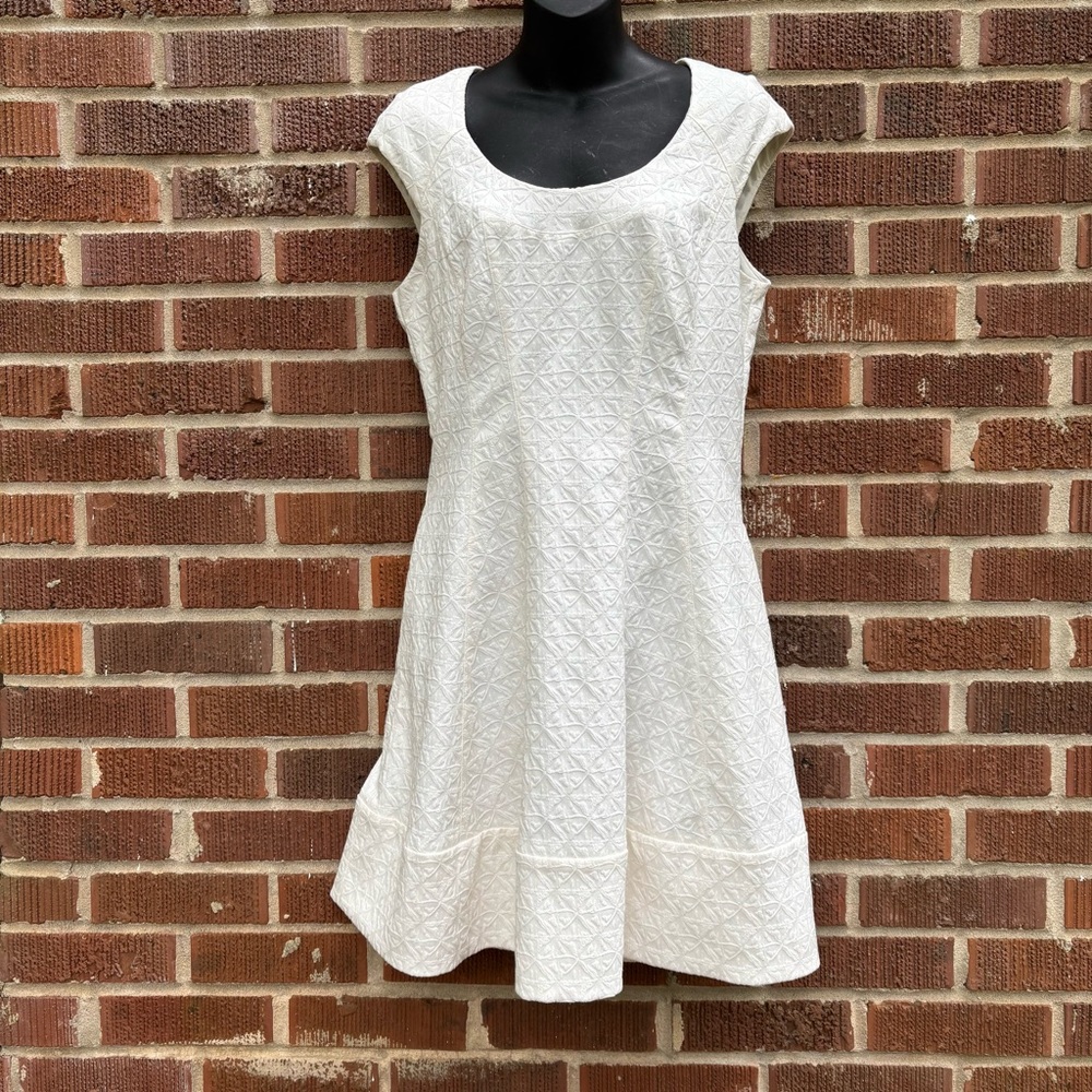 Vince Camuto Women’s Sz 8 Fit and Flare Cap Sleeve White Textured Dress